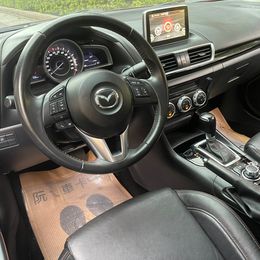 Mazda 3 2.0L 2015年