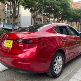 Mazda 3 2.0L 2015年